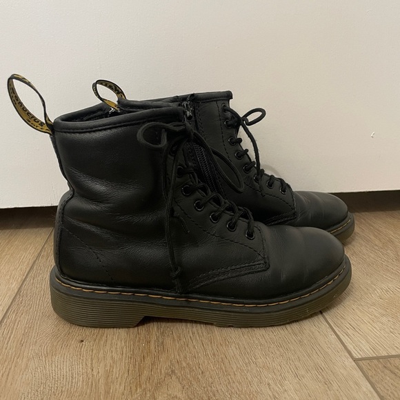 DR MARTENS Kid’s size 2‎ Black 1460 Combat Leather Zip Boots - Picture 2 of 8